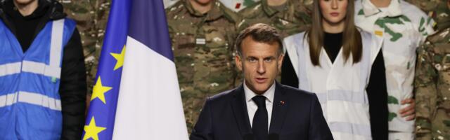 Francuska vraća ograničeno služenje vojnog roka