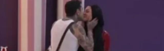 Poljubili se Maja Marinković i Filip Đukić - Svi bruje o njihovim intimnim scenama