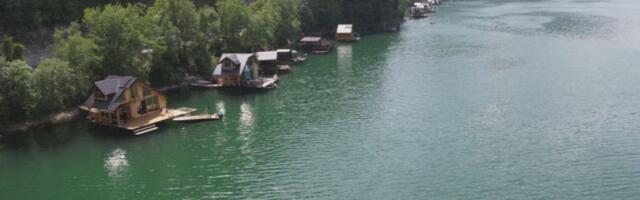 Čuveno srpsko jezero krije šok tajnu: Danas svi uživaju, ali ova fotografija otkriva šta se nalazi ispod vode