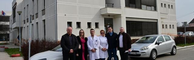 Opština Surčin ustupila dva službena automobila Domu zdravlja: Lekari su sada bliži pacijentima