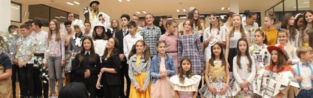 Петице за костиме и стихове