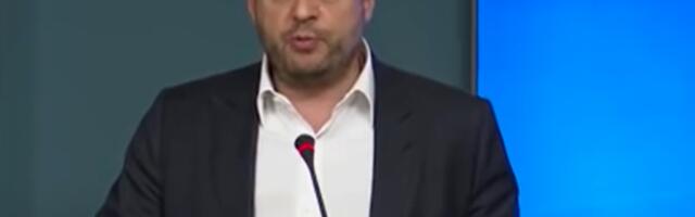 "IDEM NA FRONT!": Savetniku Zelenskog puk'o film! Podneo ostavku i ide PO PUŠKU