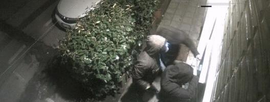 UHAPŠEN SRBIN! EKSPLOZIVOM DIZAO U VAZDUH BANKOMATE U ITALIJI, NOVČANICE LETELE: Pljačka kao na filmu, otkriveno i kako su radili!