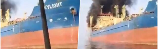 IRANCI POTOPILI SVOJ BROD! Tanker pokušao ilegalno da pređe moreuz, mornarica pucala, ima ranjenih! (VIDEO)