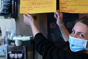 Порука у кафићу у Риму: Строго је забрањено причати о коронавирусу