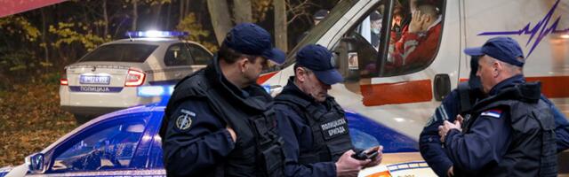 ZAŠTITNA OGRADA PROŠLA KROZ AUTOMOBIL! Stravična nesreća kod Mladenovca, STRAHUJE SE DA IMA MRTVIH! (FOTO)