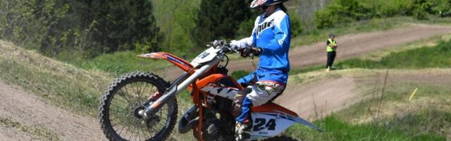 Tri treća mesta čačanskih moto kros vozača na stazi u Vlasotincu