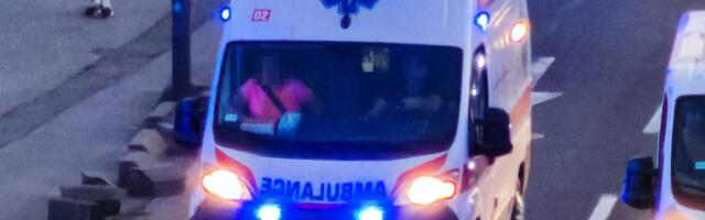 TEŠKA NESREĆA U VELIKOM MOKROM LUKU, PEŠAKU OTKINUTA NOGA! Žena izletela s puta, zakucala se u parkirana kola, pa pokosila nesrećnu ženu (FOTO)