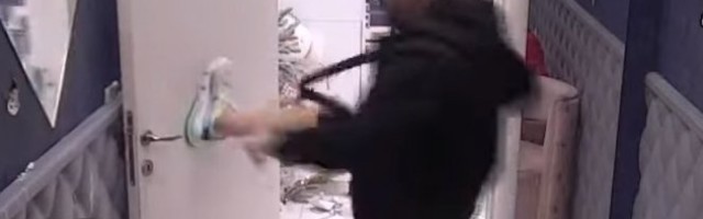 ŠA IMAO SLOM - UDARA SVE OKO SEBE! Reper imao napad - Pustite me da CRKNEM! Tara prebledela, pokušava da ga smiri! /VIDEO/