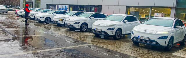 Hyundai Srbija isporučila prvih 12 Kona EV somborskom taksiju