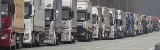 Profesionalni vozači treći dan blokiraju granične prelaze za teretna vozila