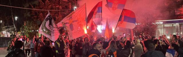 Ovako su studenti i građani večeras dočekani u Bujanovcu (FOTO)