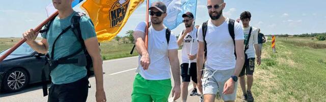 Savo Manojlović i Kreni-Promeni pešače od Žablja do Zrenjanina