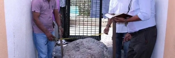 Čovek kopajući bunar pronašao najveći grumen safira na svetu