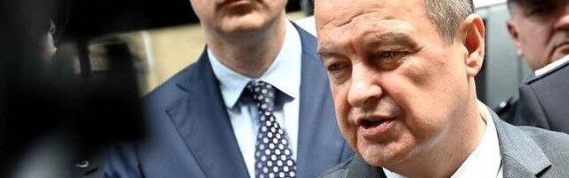 Dačić ide u Urgentni centar da obiđe ranjenog žandarma: Uskoro se obraća javnosti