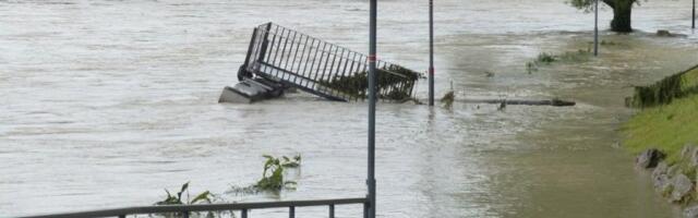 NEVIĐENI POTOP NA BALKANU! Kiša, poplave i odroni po Sloveniji, užasno nevreme SAMO ŠTO NIJE stiglo u Srbiju