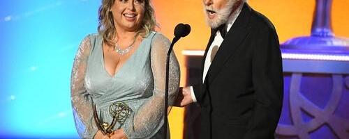 Legendardni glumac napunio 100 godina, a ljubi ženu koja može unuka da mu bude: "Ona mi daje energiju"