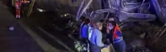 SEDMORO MRTVIH! Stravična nesreća u Španiji, dva voza iskočila iz šina (FOTO/VIDEO)