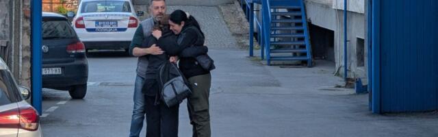 Privedeni aktivisti u Zrenjaninu: Devojku odveli u stanicu jer nema ličnu kartu, tamo je skinuli do gole kože