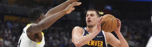 ISTORIJA! Jokić ovako "zapalio" NBA ligu, košem sa centra ušao u večnost NBA lige (VIDEO)