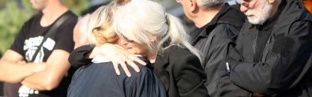 GRUOVA MAJKA PRVA STIGLA NA POMEN! Šest godina bez voljenog sina!