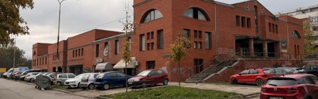 Da li će TRŽNI CENTAR U ERDOGLIJI dobiti novog vlasnika? Oglašena prodaja - Objekat devastiran, ali na primamljivoj lokaciji