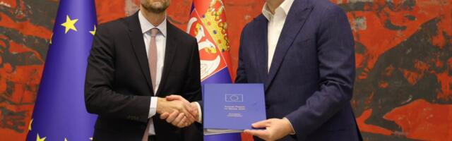 "VAŽNO ŠTO JE PREDSEDNIK VUČIĆ PORUČIO DA SRBIJA NASTAVLJA EU PUT" Oglasio se Andreas fon Bekerat, komentarisao i Klaster 3