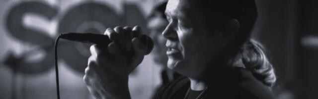 Преминуо певач и текстописац Бред Арнолд