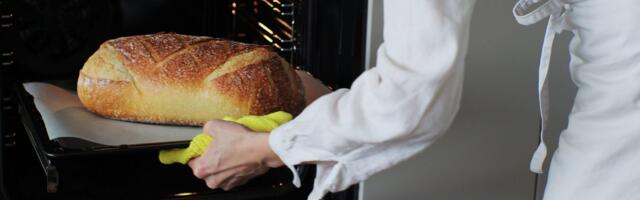 Ne koristite ovaj deo rerne, a baš tu se krije tajna savršene pice i hleba: Ovo je trik profesionalnih kuvara