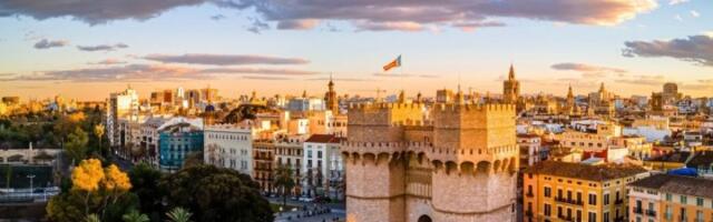 DRANJE PO UŠIMA! Omiljeni mediteranski grad SRPSKIH TURISTA diže takse u nebesa