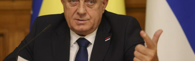 Додик честитао Ускрс верницима који славе по грегоријанском календару