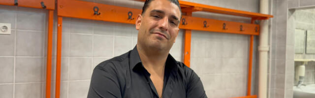 On ga čuva u svakom trenutku: Darko pokazao svoje "obezbeđenje" u Brestaču, pevač se oglasio objavom "Čuvar"