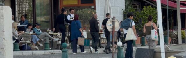 Stigla Melinina porodica na slavlje: Svi su ostali u šoku kad su videli stajlinge majke i sestre