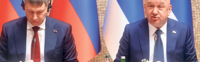 Москва цени напоре Србије у решавању питања НИС-а