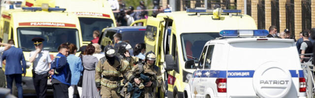 STRAVIČAN INCIDENT U ŠKOLI: Srušio se balkon, POVREĐENO najmanje 10 UČENIKA!