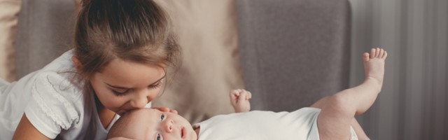 'Dve godine mlađa od svoje majke': Rođena beba iz najstarijeg zamrznutog embriona