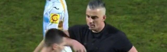 HRVAT TOTALNO POLUDEO! Najluđe isključenje u ISTORIJI Balkana: OTEO sudiji karton pa ga ISCEPAO uz SALVE PSOVKI i BACANJE dresa! (VIDEO)