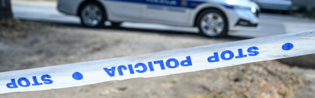 UHAPŠEN MUŠKARAC (29) KOJI JE SEKIROM UBIO MAJKU, A TEŠKO RANIO OCA Bežao od policije 15 sati, evo gde je lociran