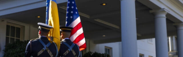 Трамп уверен да Зеленски блефира