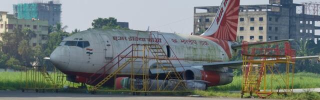 Neverovatno: Avion parkiran 13 godina, niko nije pitao čiji je - stajao napušten, a sad je stigla i paprena kazna (FOTO)