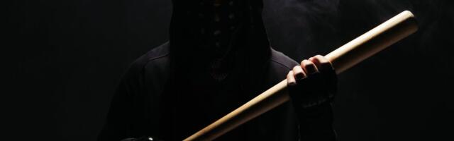 Incident u Borči: Mladić obliven krvlju dovežen u bolnicu