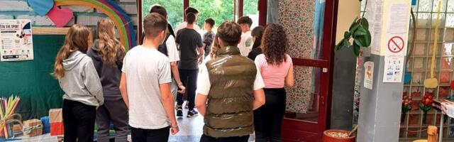 "ZA NEKE LAK, ZA NEKE, BOGAMI, TEŽAK" Evo šta kažu vranjski osmaci o prvom danu male mature (FOTO)
