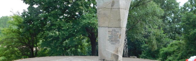 OBNOVA SPOMENIKA STRELJANIM MEŠTANIMA: Uz podršku države u Dragincu