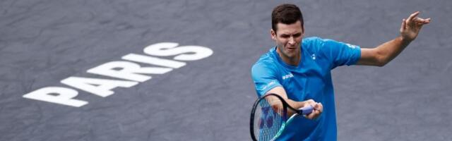 Poljska servis-mašina u polufinalu Pariza: Hurkač čeka rasplet Novakovog meča