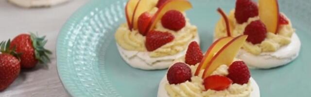 Mini tortice sa jagodama (VIDEO)