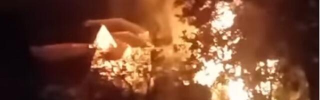 Cisterna se zapalila i uletela ljudima u dvorište (VIDEO)