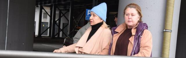 Vesna Zmijanac bez trunke šminke! Pevačica u neprepoznatljivom izdanju uslikana na aerodromu (FOTO)