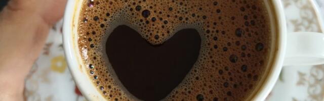 Šta znače SIMBOLI U ŠOLJI kafe? Mogu da otkriju vašu SUDBINU - pogledajte spisak najčešćih figura