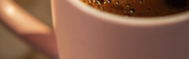 Moć šoljice kafe: Harvardska studija potvrdila da žene koje piju kafu duže ostaju vitalne