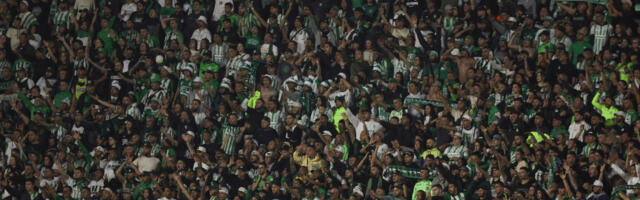 Haos nakon finala Kupa: Nastala opšta tuča na terenu, huligani potezali noževe (VIDEO)